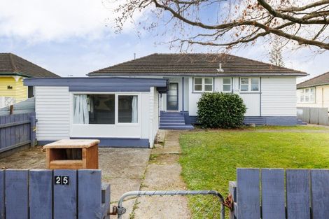 Photo of property in 25 Cardiff Street, Awapuni, Palmerston North, 4412