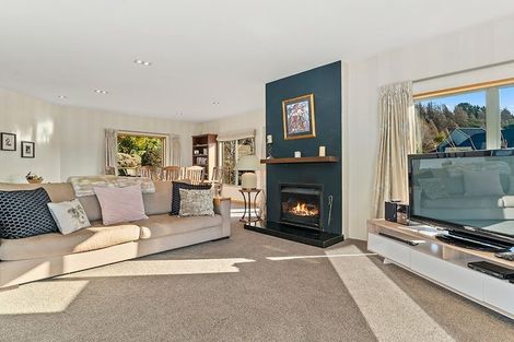 Photo of property in 15 Morrows Mead, Wanaka, 9305