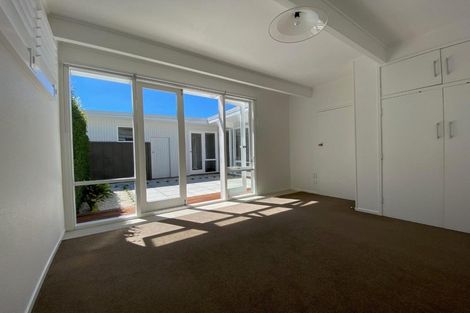 Photo of property in 3/252 Hurstmere Road, Takapuna, Auckland, 0622
