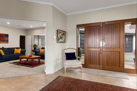 Photo of property in 18 Gemini Place, Kawaha Point, Rotorua, 3010