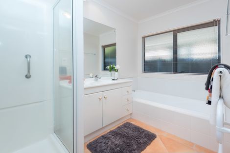 Photo of property in 17 Glencullen Place, Dannemora, Auckland, 2016