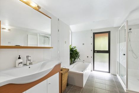 Photo of property in 27 Homewood Place, Chatswood, Auckland, 0626
