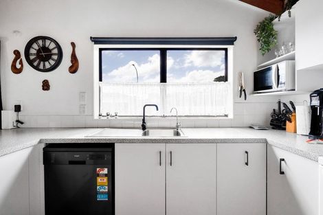 Photo of property in 3 Maralyn Place, Bell Block, New Plymouth, 4312