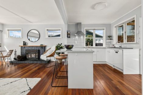 Photo of property in 2 Coleman Street, Paraparaumu, 5032