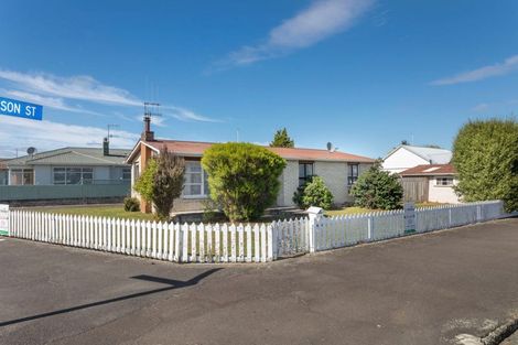 Photo of property in 56 Tennyson Street, Dannevirke, 4930