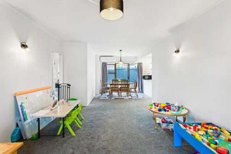 Photo of property in 2/8 Wood Street, Papakura, 2110