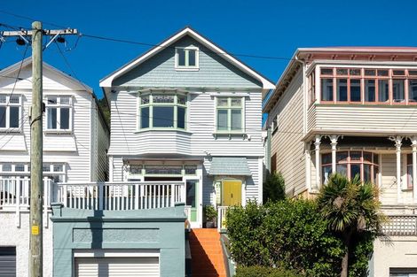 Photo of property in 16 Hawker Street, Mount Victoria, Wellington, 6011