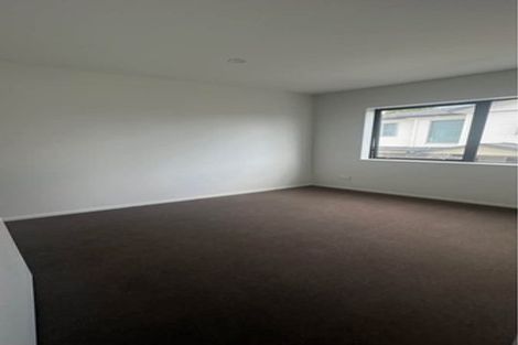 Photo of property in 2/71 Hillcrest Road, Papatoetoe, Auckland, 2025