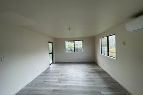 Photo of property in 2/12 Trimdon Street, Randwick Park, Auckland, 2105