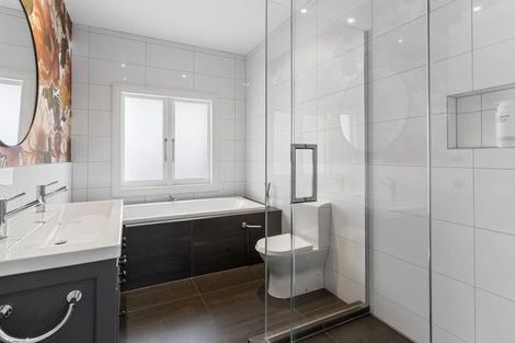 Photo of property in 120 Island Bay Road, Beach Haven, Auckland, 0626