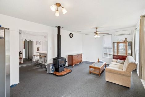 Photo of property in 5 Mckellar Place, Hornby, Christchurch, 8042