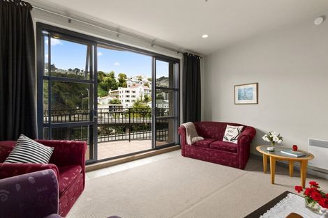 Photo of property in Atrium Towers, 4o/154 The Terrace, Wellington Central, Wellington, 6011