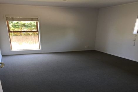 Photo of property in 2/26 Bayview Road, Hauraki, Auckland, 0622