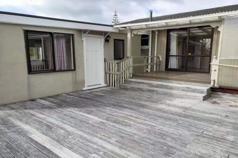 Photo of property in 7 Kaweka Street, New Lynn, Auckland, 0600