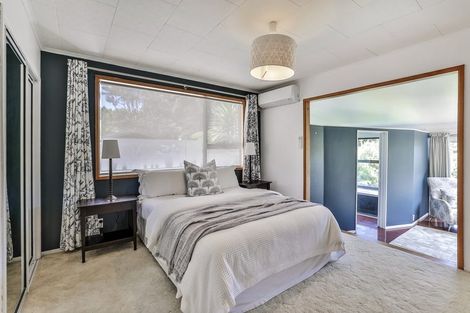 Photo of property in 37 York Road, Titirangi, Auckland, 0604