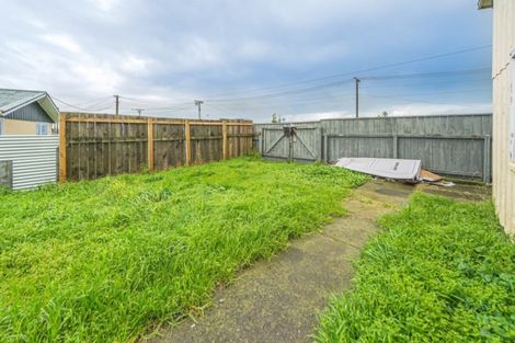 Photo of property in 32 Miro Street, Castlecliff, Whanganui, 4501