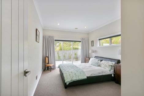 Photo of property in 15 Canary Way, Whitby, Porirua, 5024