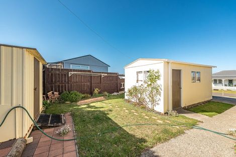 Photo of property in 22 Okiwa Terrace, Waiinu Beach, Wanganui, 4588