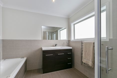 Photo of property in 15 Canary Way, Whitby, Porirua, 5024
