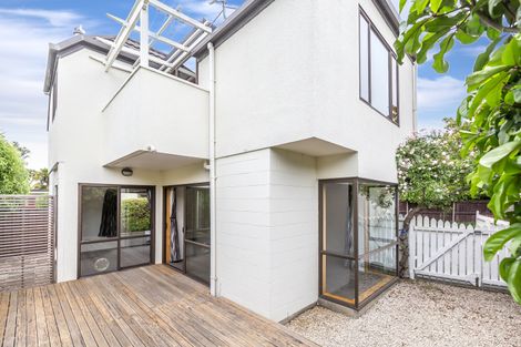 Photo of property in 2/40 Onslow Street, St Albans, Christchurch, 8014