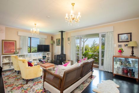 Photo of property in 11 Pah Hill Road, Wharehine, Wellsford, 0973