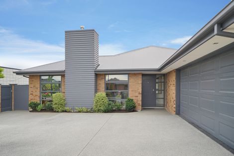 Photo of property in 43 Westpark Drive, Burnside, Christchurch, 8053