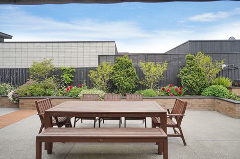 Photo of property in 43 Westpark Drive, Burnside, Christchurch, 8053