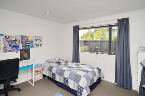 Photo of property in 43 Westpark Drive, Burnside, Christchurch, 8053