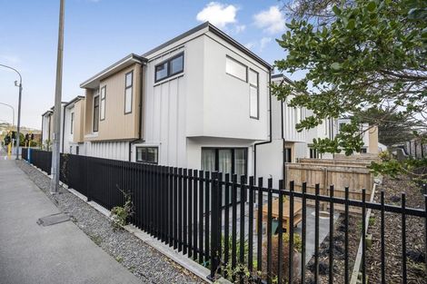 Photo of property in 16/10 Pascoe Avenue, Paremata, Porirua, 5026