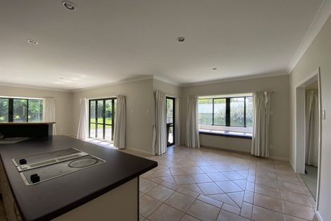 Photo of property in 42 Parkhill Road, Mellons Bay, Auckland, 2014