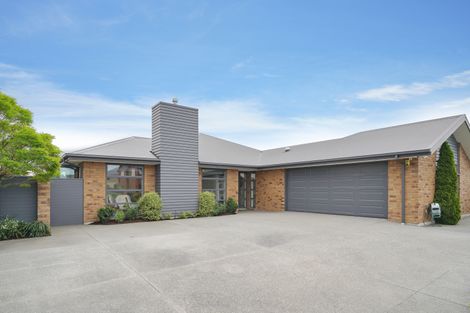 Photo of property in 43 Westpark Drive, Burnside, Christchurch, 8053