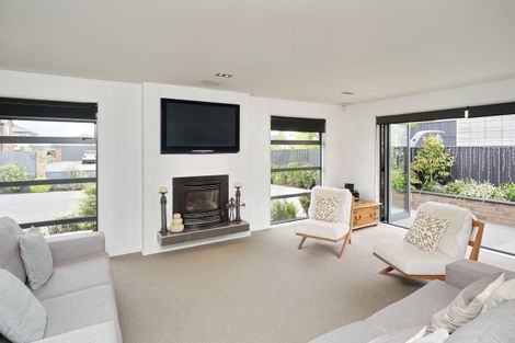 Photo of property in 43 Westpark Drive, Burnside, Christchurch, 8053