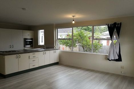 Photo of property in 27 Rimu Street, New Lynn, Auckland, 0600