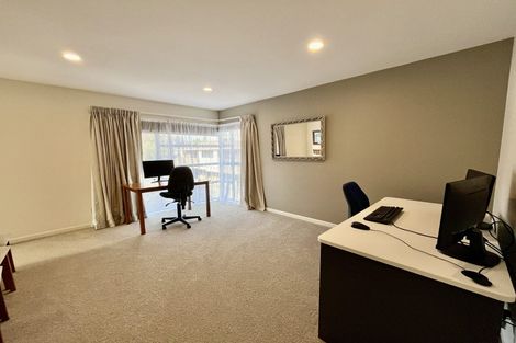 Photo of property in 5a Queensway, Three Kings, Auckland, 1024