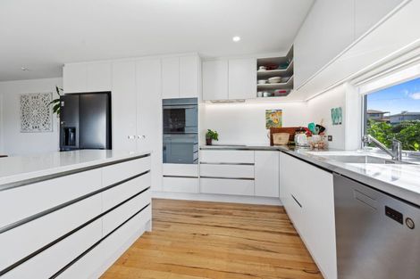 Photo of property in 142 Ngatai Road, Otumoetai, Tauranga, 3110