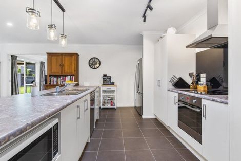 Photo of property in 5 Hamon Place, Pukehangi, Rotorua, 3015