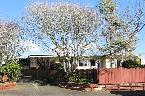 Photo of property in 4 Karaka Street, Merrilands, New Plymouth, 4312