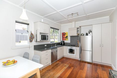 Photo of property in 15 Hinau Street, Maeroa, Hamilton, 3200