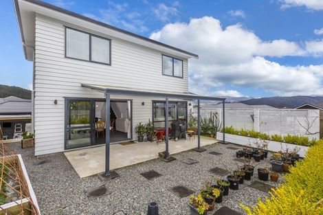 Photo of property in 125 Riverstone Drive, Riverstone Terraces, Upper Hutt, 5018