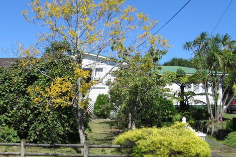 Photo of property in 37 Divich Avenue, Te Atatu South, Auckland, 0610