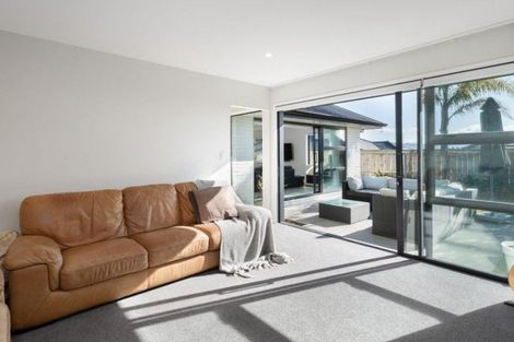 Photo of property in 18 Charlotte Drive, Omokoroa, 3114