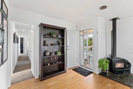 Photo of property in 24 Harakeke Road, Te Horo, Otaki, 5581