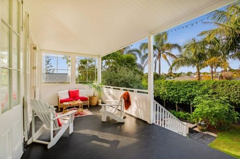 Photo of property in 44 Kiwi Road, Stanley Point, Auckland, 0624