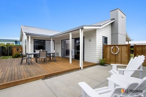 Photo of property in 23 Surfers Avenue, Waihi Beach, 3611