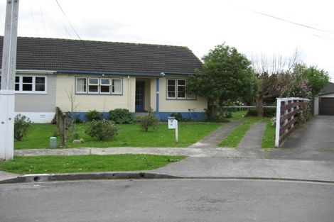 Photo of property in 12 Frickleton Grove, Waterloo, Lower Hutt, 5011