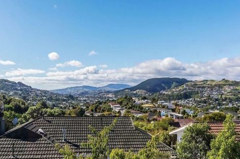 Photo of property in 7 Brasenose Place, Tawa, Wellington, 5028