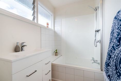 Photo of property in 35 Prestons Road, Redwood, Christchurch, 8051