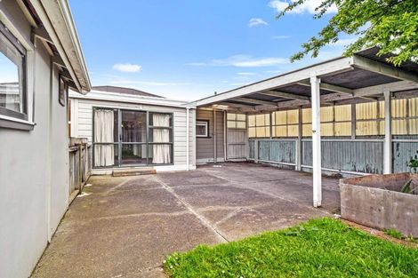 Photo of property in 21 Edgeware Road, Palmerston North, 4410