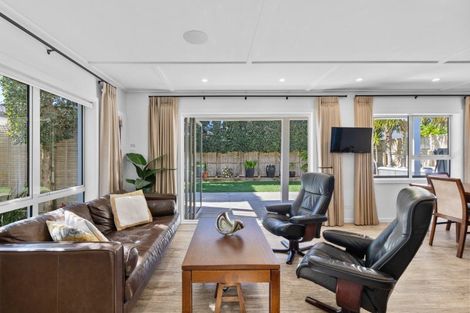 Photo of property in 1/7 Elizabeth Street, Orewa, 0931