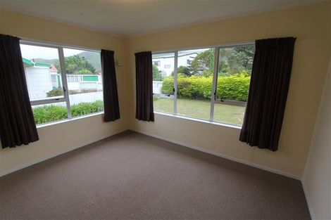 Photo of property in 240 Mitchell Street, Brooklyn, Wellington, 6021